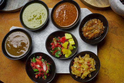 CHOOSE YOUR SALSAS